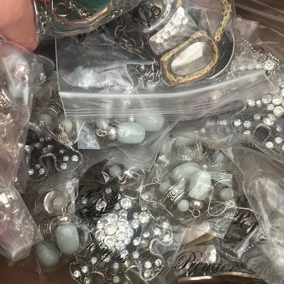 Big lot of repurposing costume jewelry - Picture 6 of 7